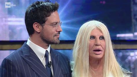 virginia raffaele versace labbra|Donatella Versace e Gabriel Garko .